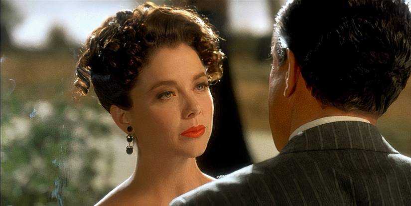 Annette Bening as Virginia looking at Warren Beatty as Bugsy in Bugsy