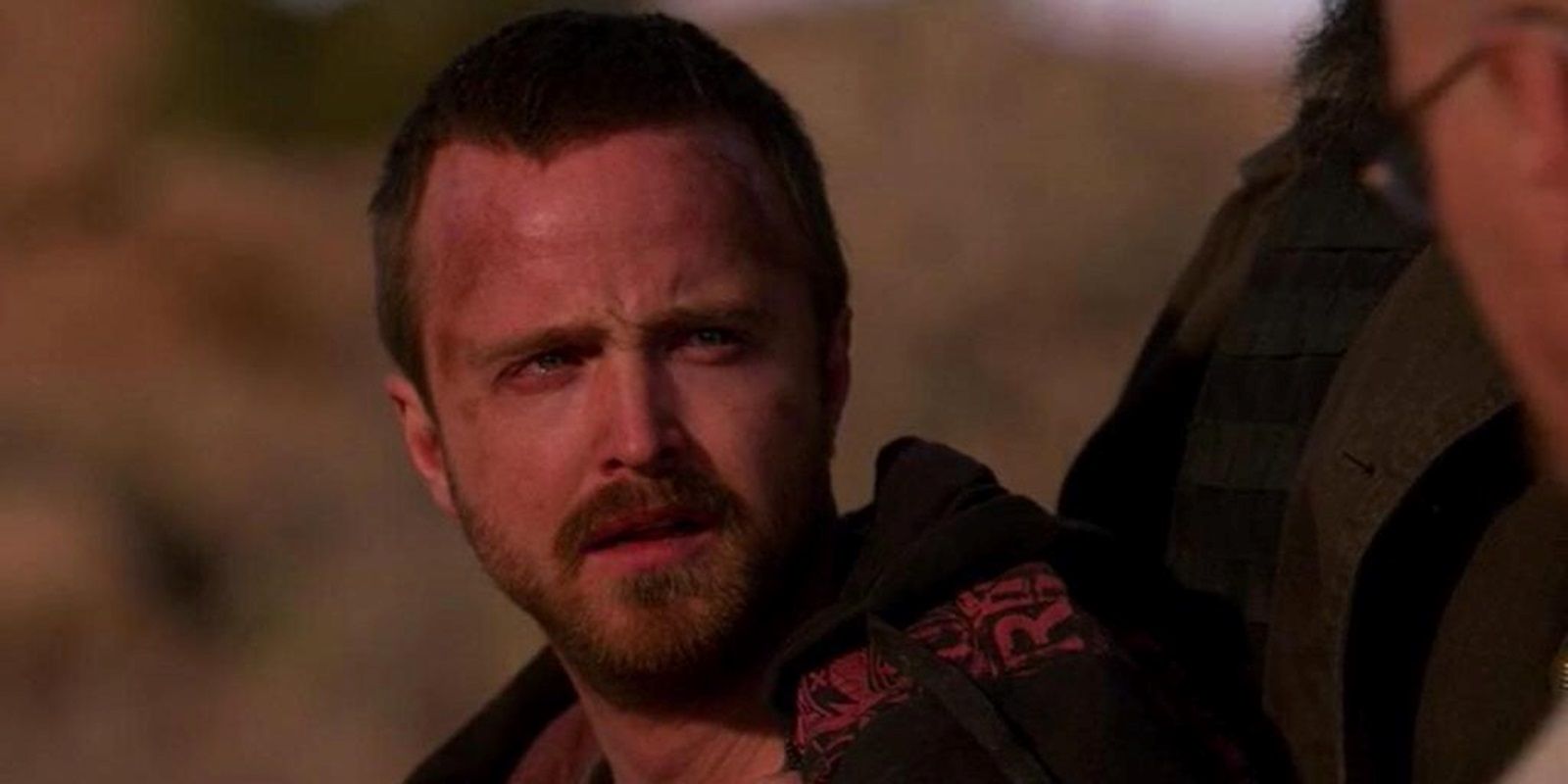 Walt habla con Jesse en el desierto en Breaking Bad