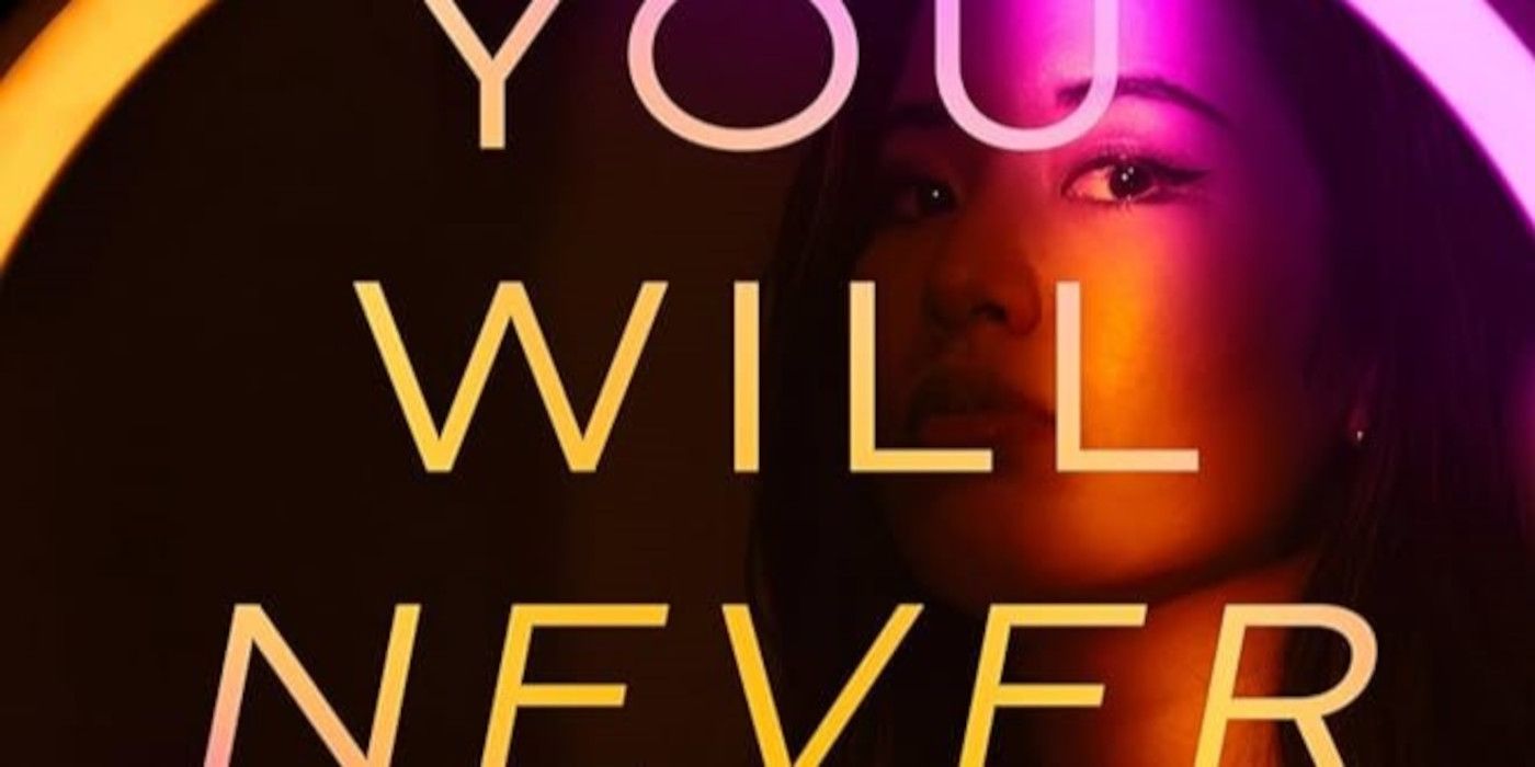 Capa de You Will Never Be Me com o título em amarelo e um rosto de mulher ao fundo