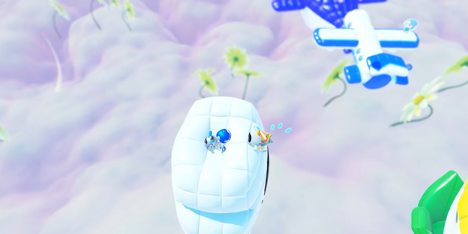 Astro Bot Balloon Breeze Bot pendurado em balão