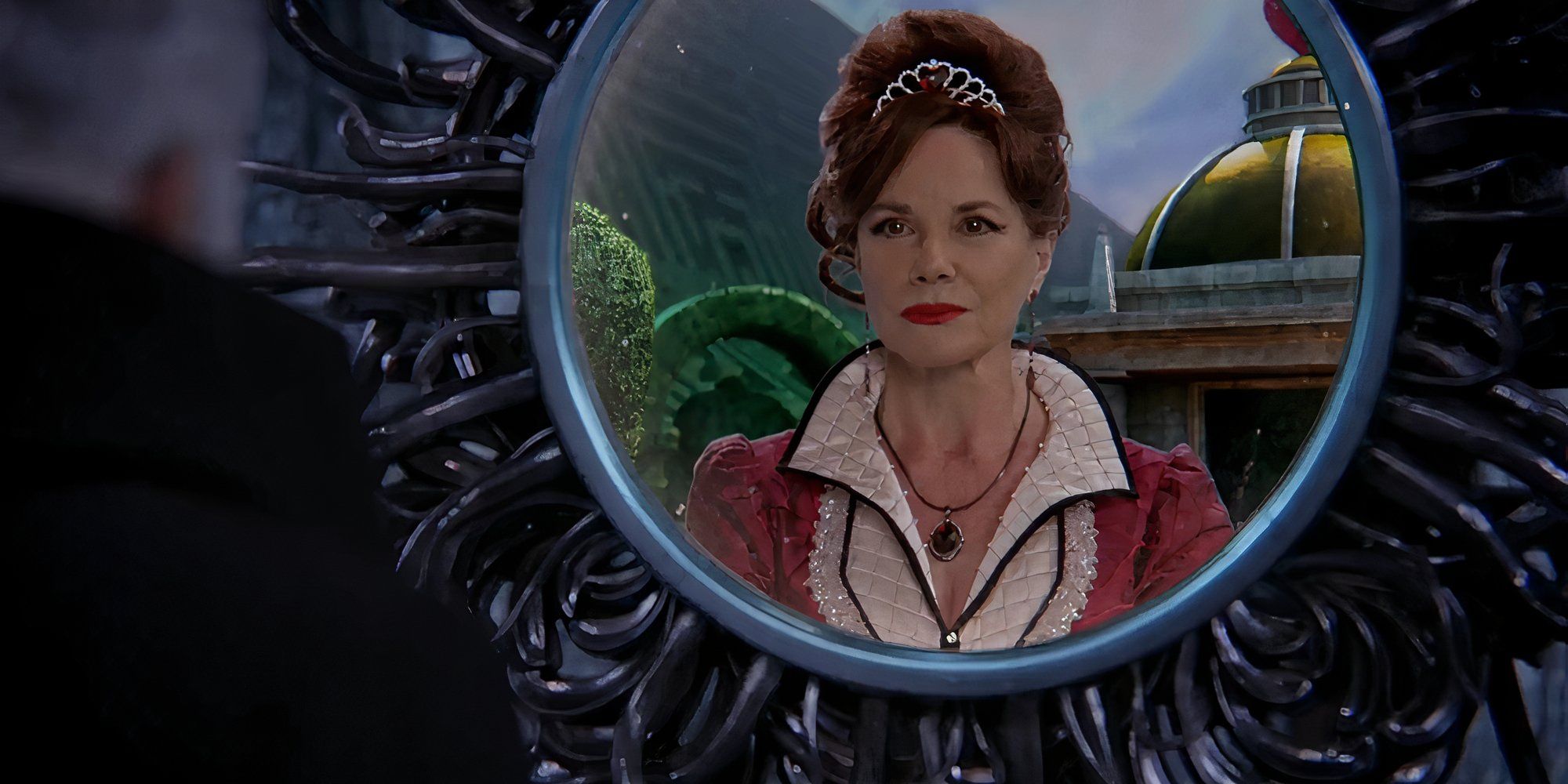 Cora as the Queen of Hearts in Wonderland OUAT