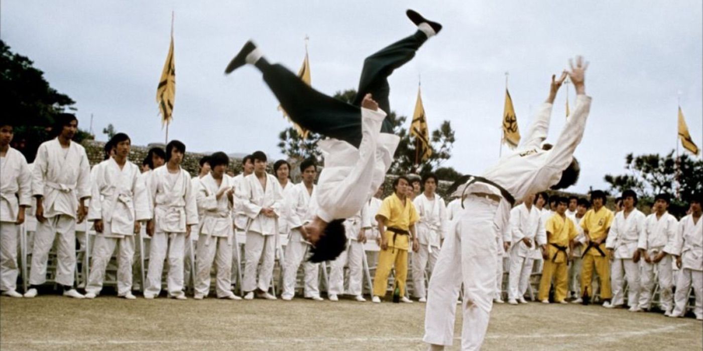 La patada de regreso de Bruce Lee en Enter the Dragon