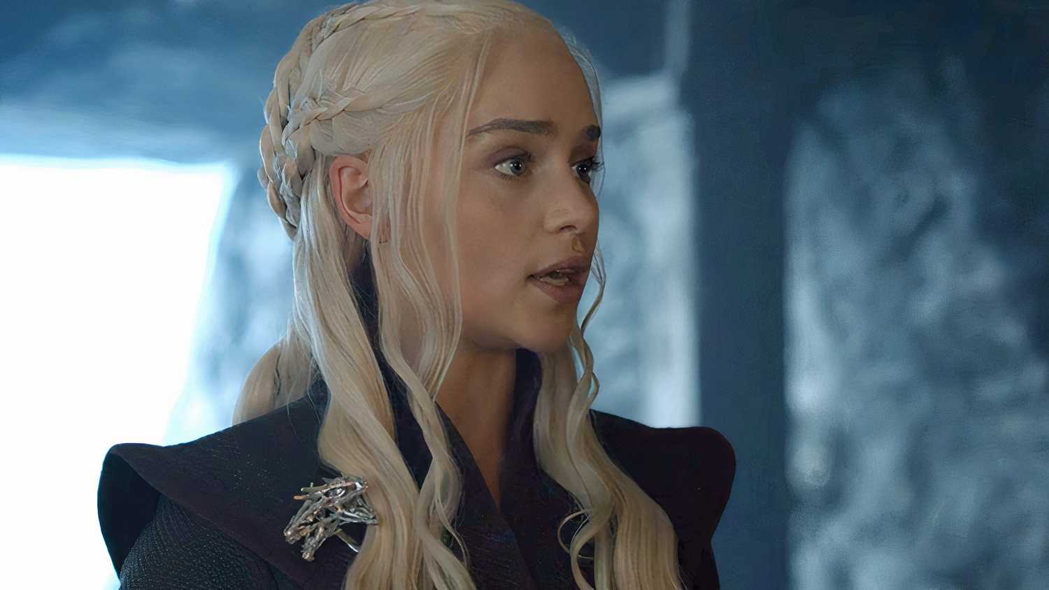 Daenerys (Emilia Clarke) speaking on Dragonstone in Game of Thrones season 7, episode 2, %22Stormborn%22