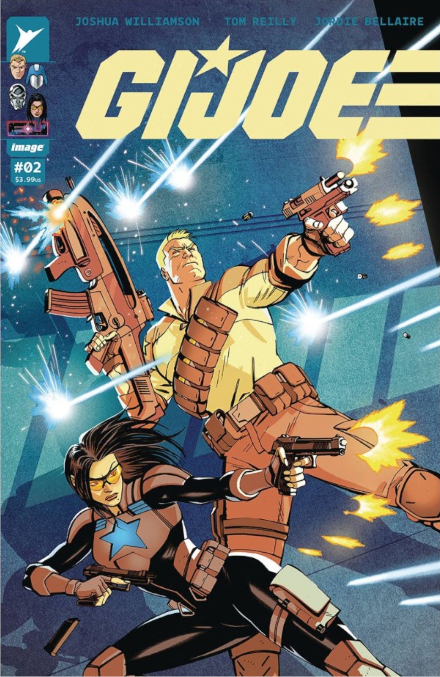 Capa de GI Joe # 2, Duke & Baroness disparam suas armas contra um alvo fora da página.