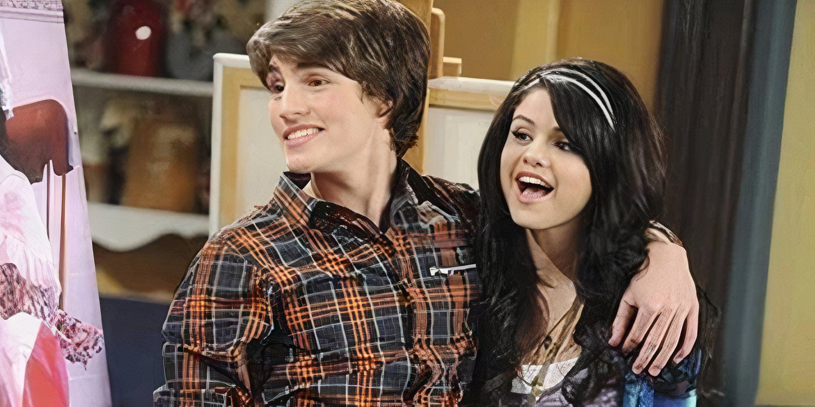 Gregg Sulkin as Mason Greybeck with his arm around Selena Gomez as Alex Russo in Wizards of Waverly Place