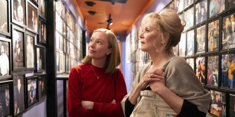 hacks s01e08 deborah vance and ava looking at the wall