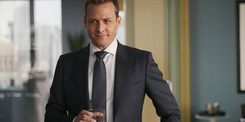 Harvey smiling in Suits season 4