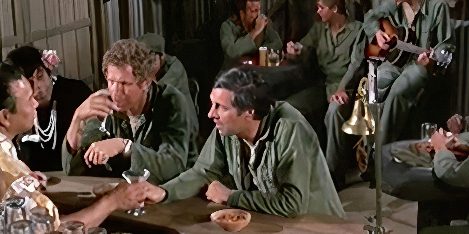 Hawkeye's 15 Best Quotes From MASH, Ranked