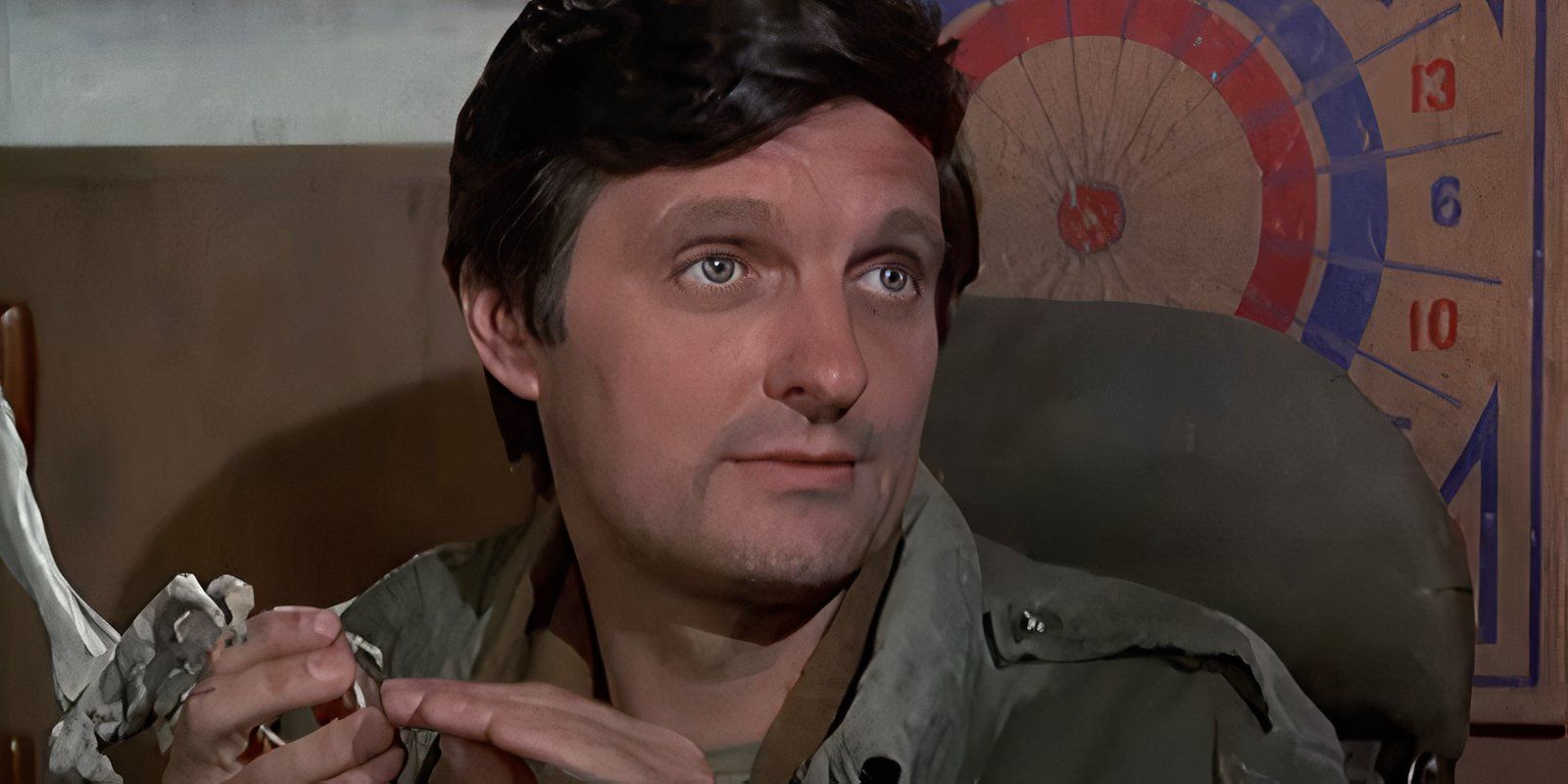 Hawkeye's 15 Best Quotes From MASH, Ranked