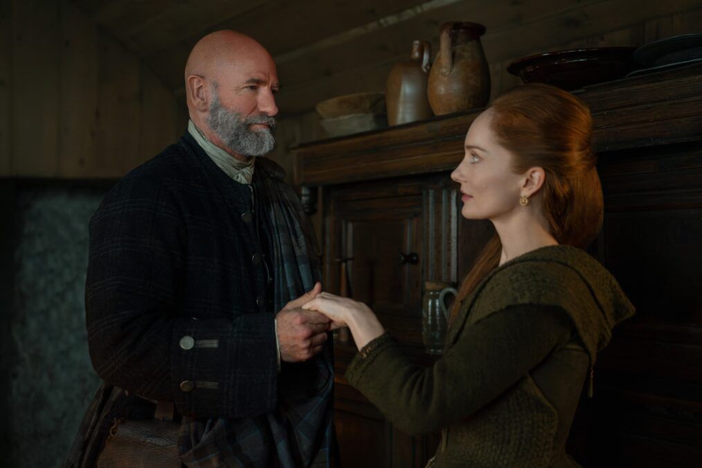 Más reuniones de Fraser y el regreso de un personaje fallecido revelado en imágenes de la segunda parte de la temporada 7 de Outlander