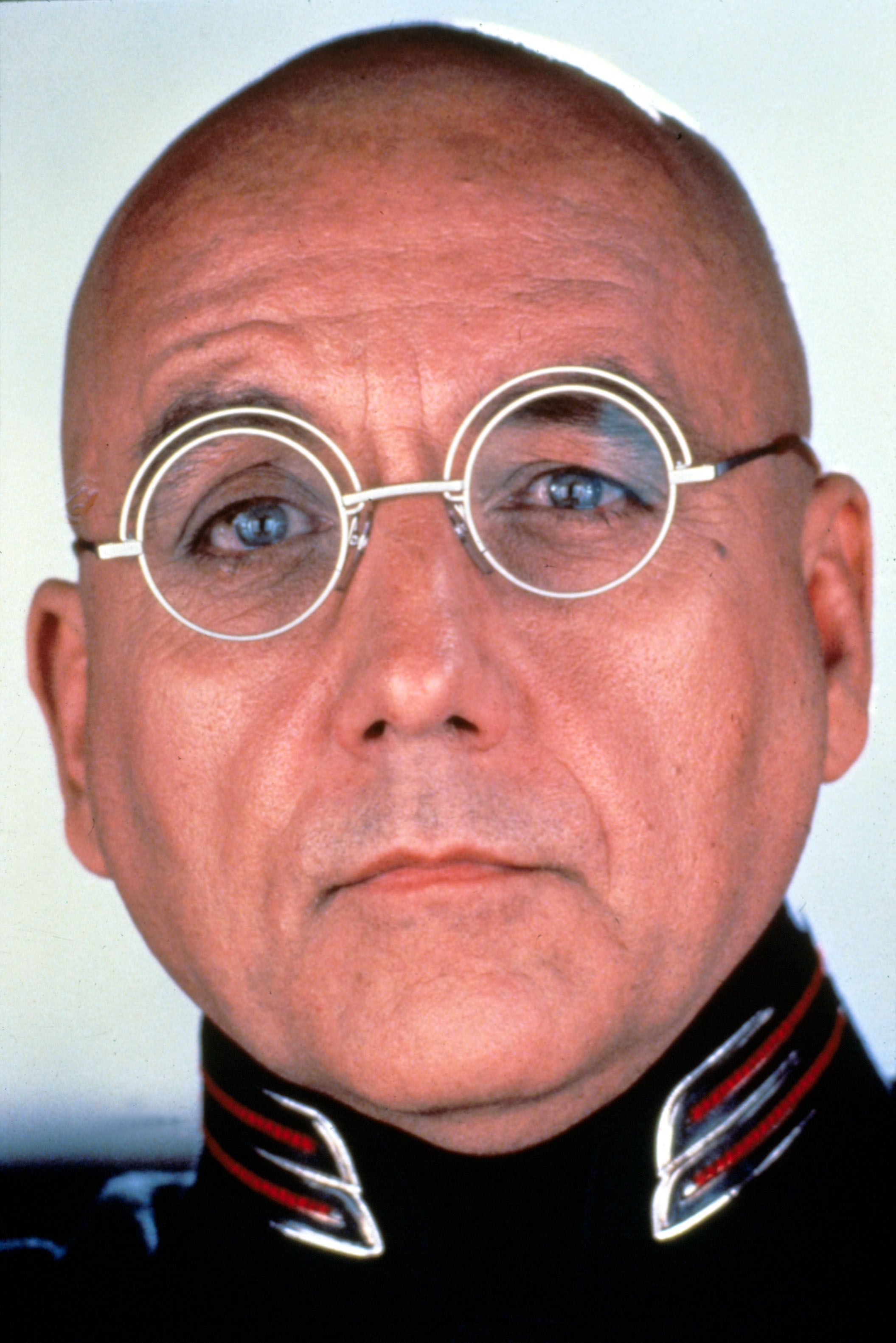 Headshot Of Bob Gunton