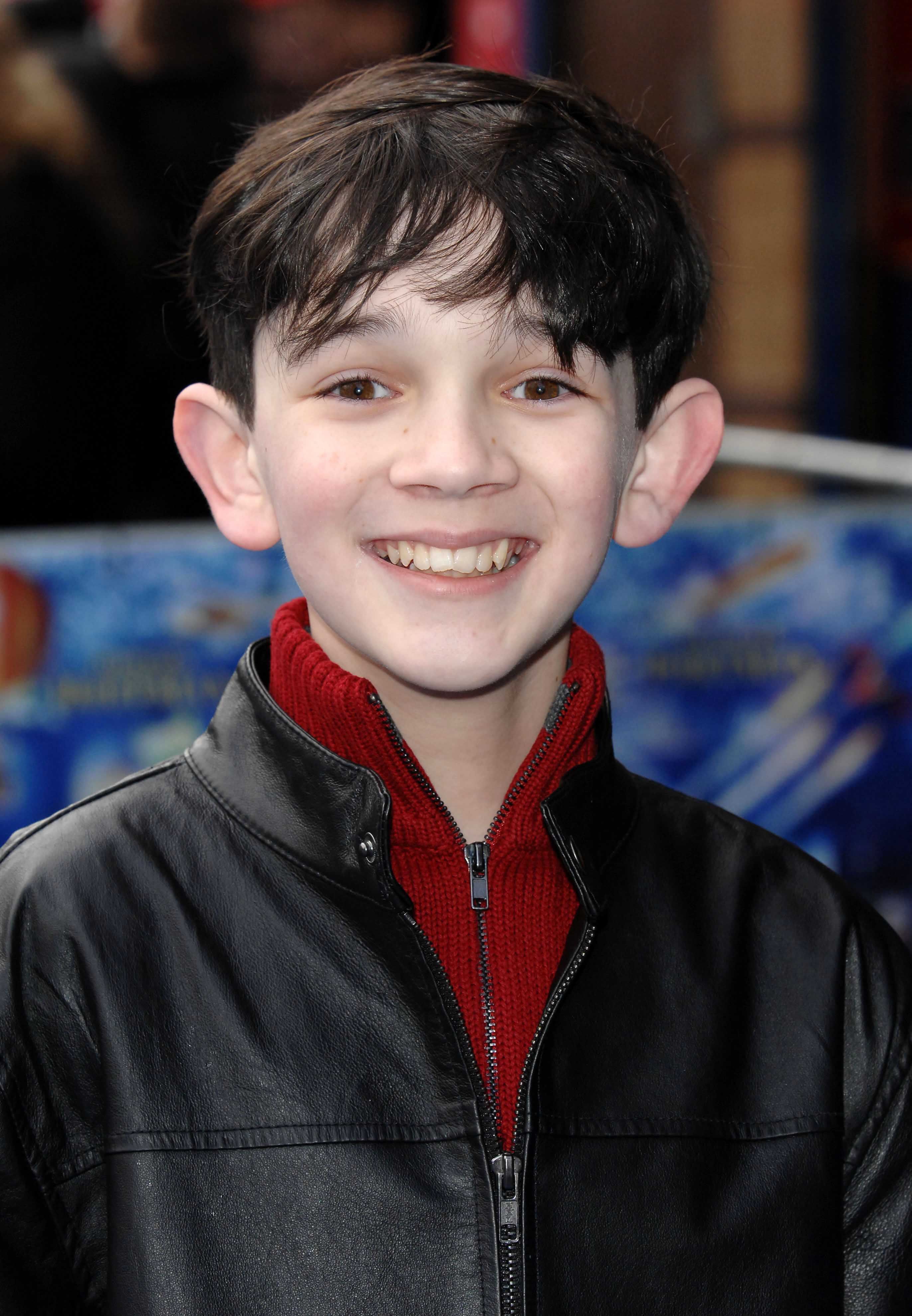 Headshot Of Zach Mills