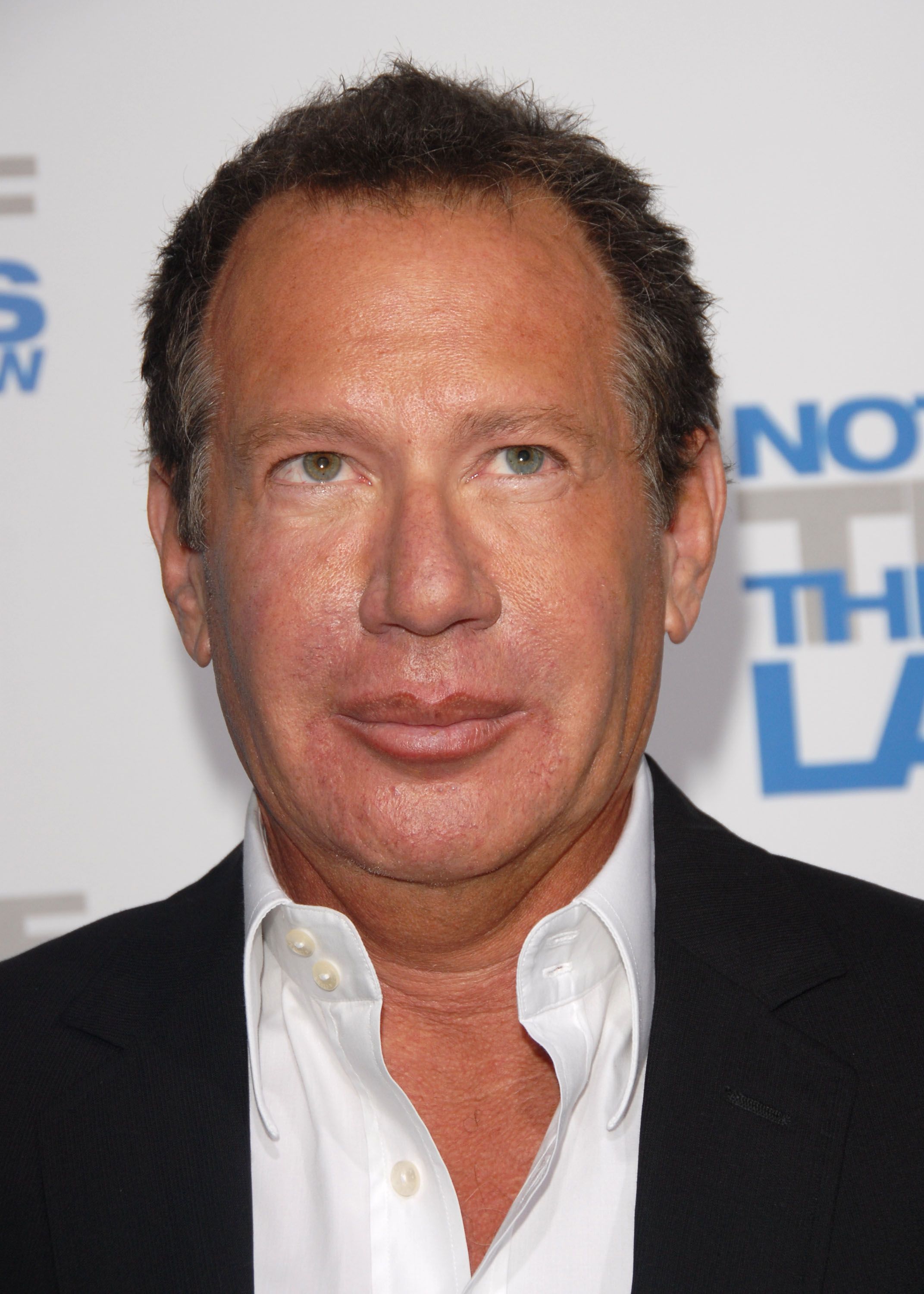 Headshot OF Garry Shandling