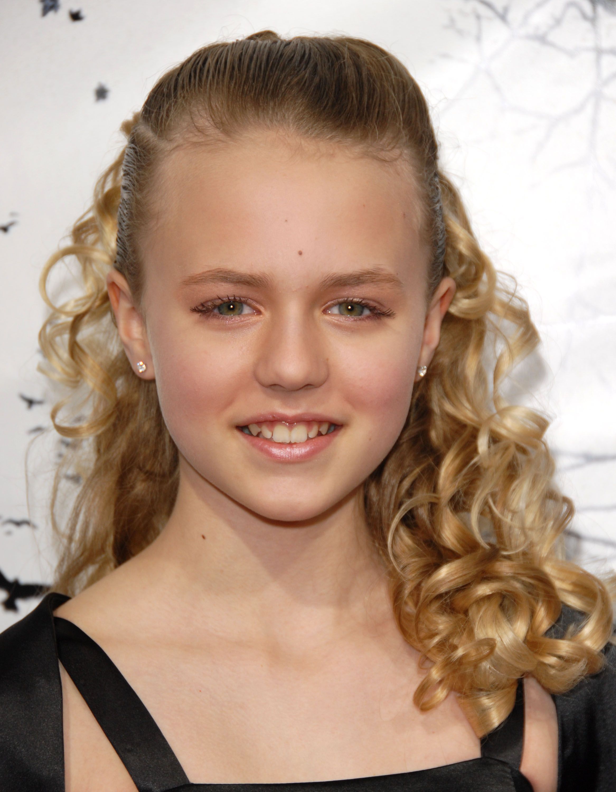 Headshot of Courtney Taylor Burness