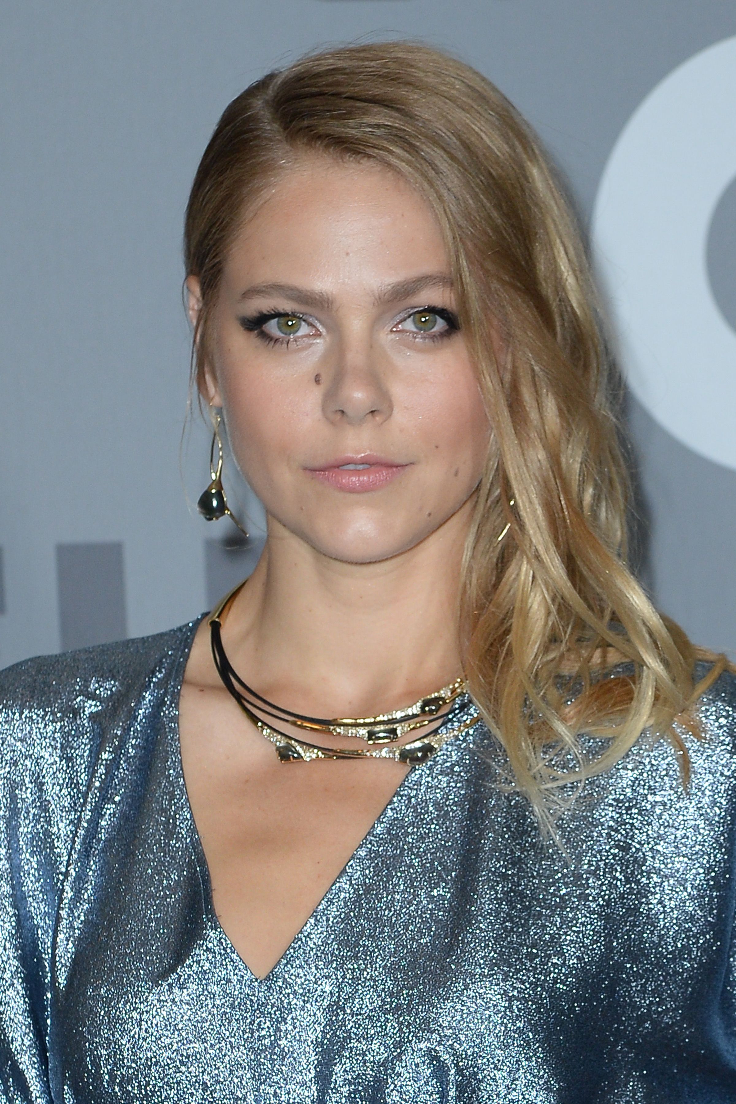 Headshot Of Lily Cowles