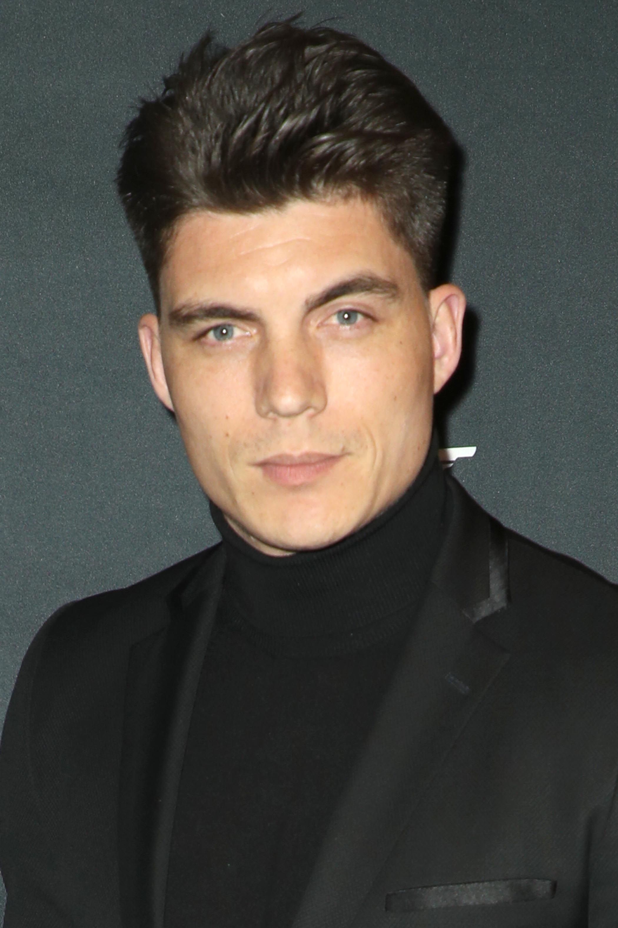 Headshot Of Zane Holtz