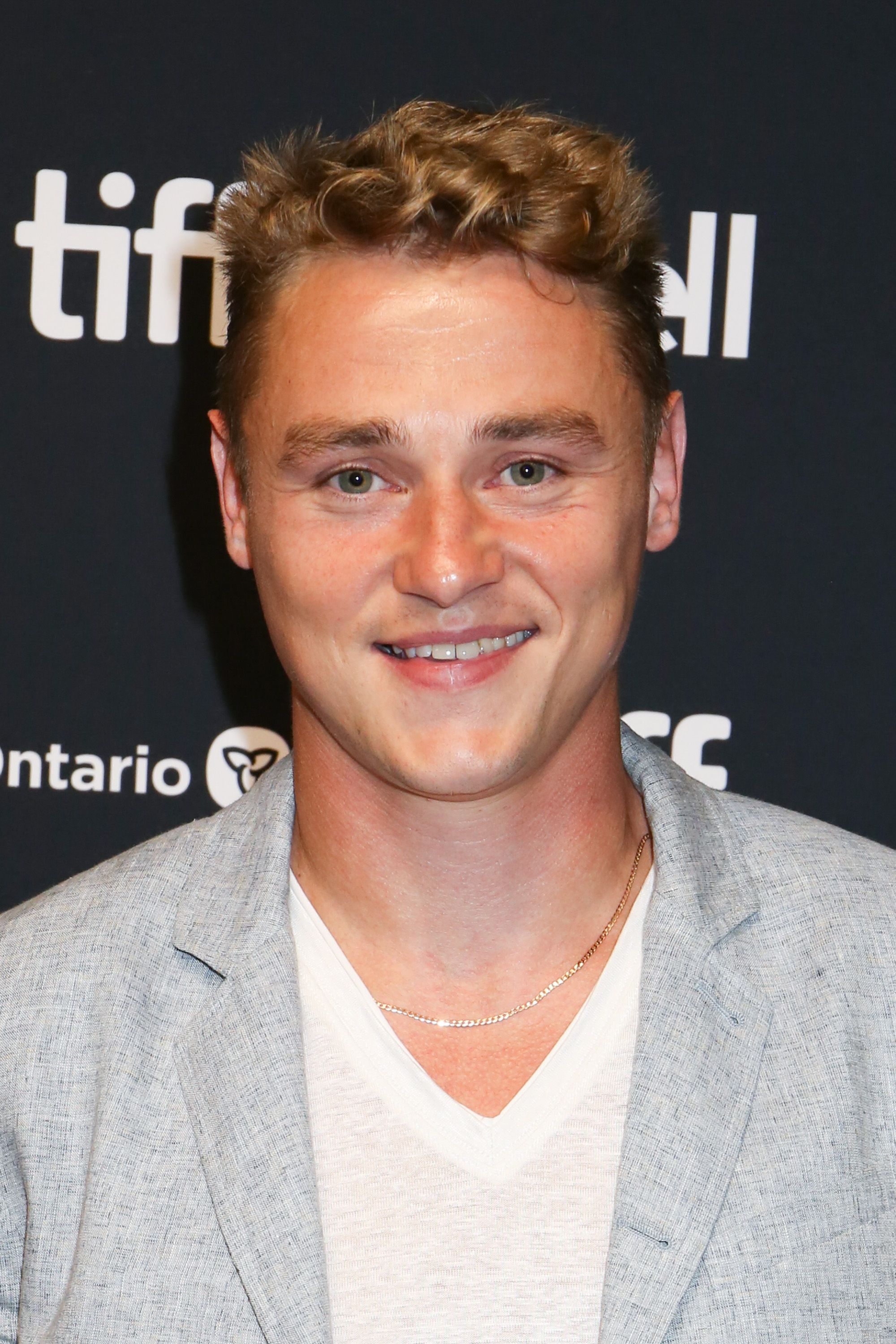 Tiro na cabeça de Ben Hardy