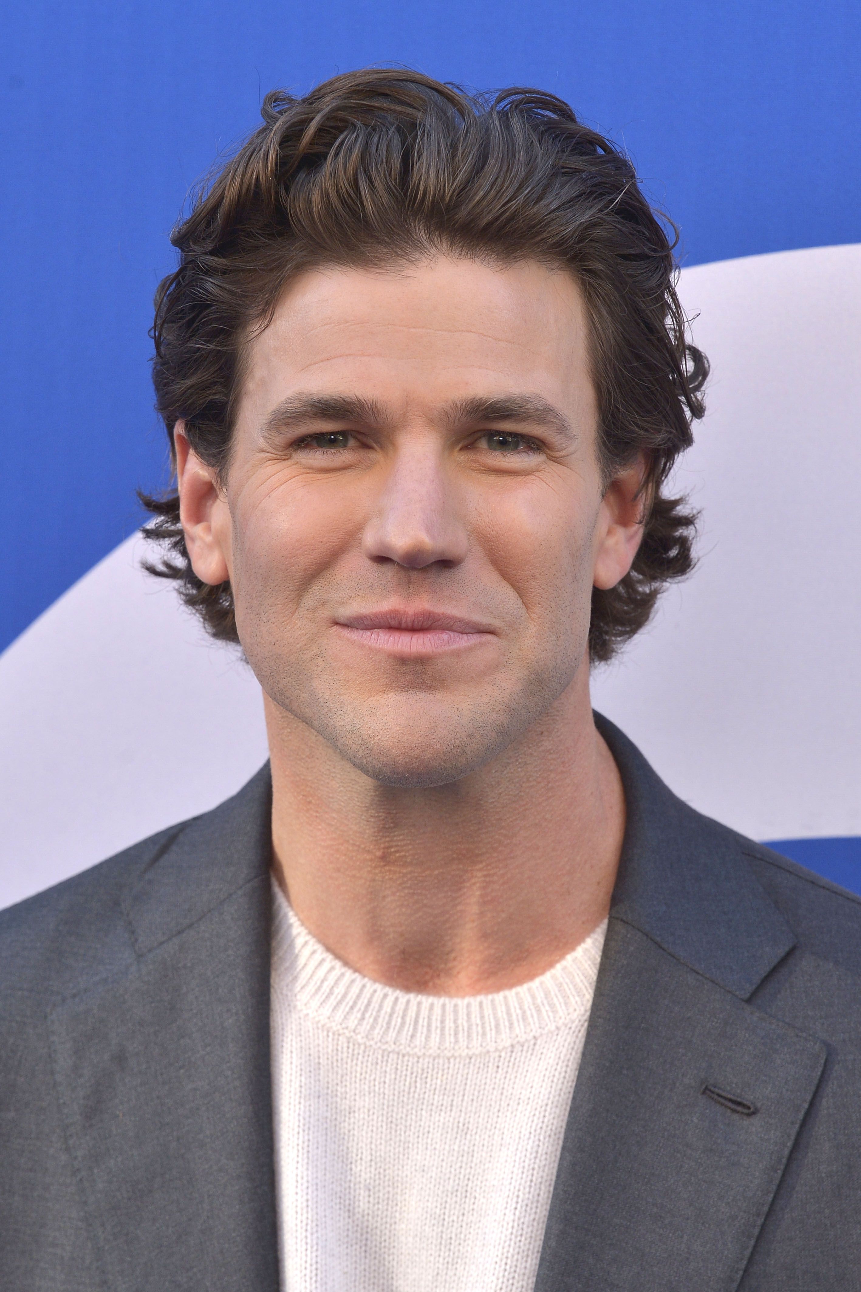 Headhsot of Austin Stowell