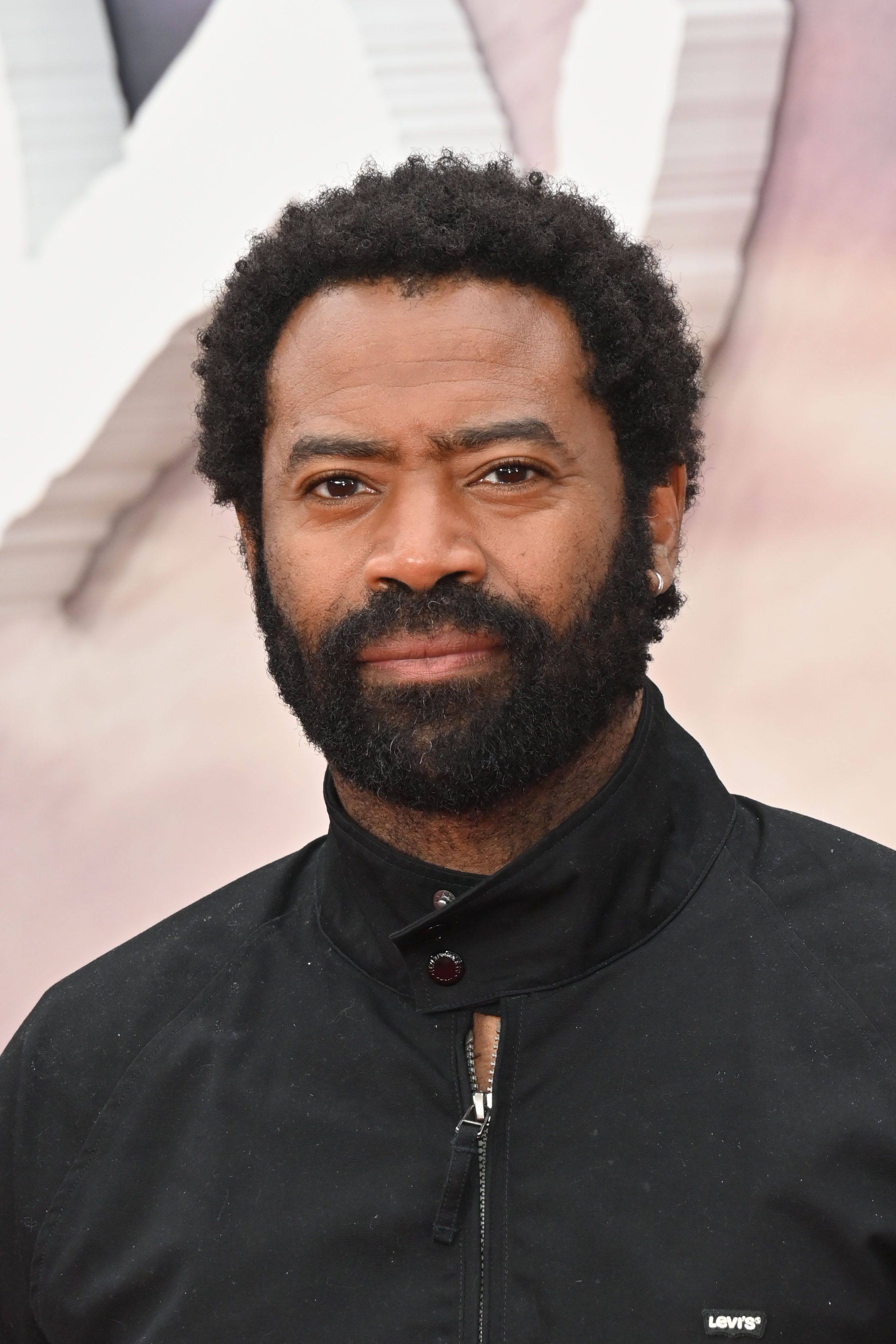 Tiro na cabeça de Nicholas Pinnock