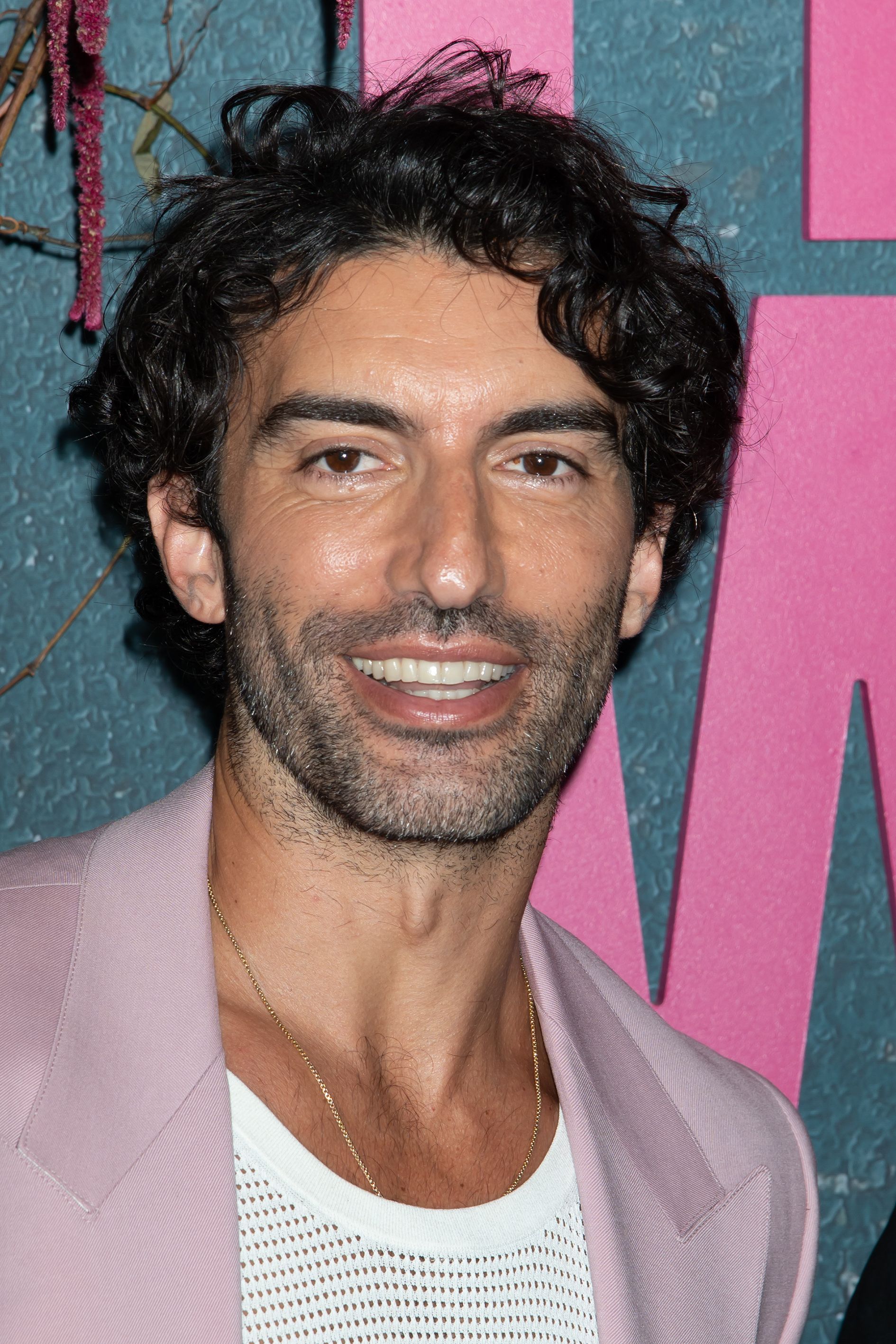 HeadsH๏τ of Justin Baldoni