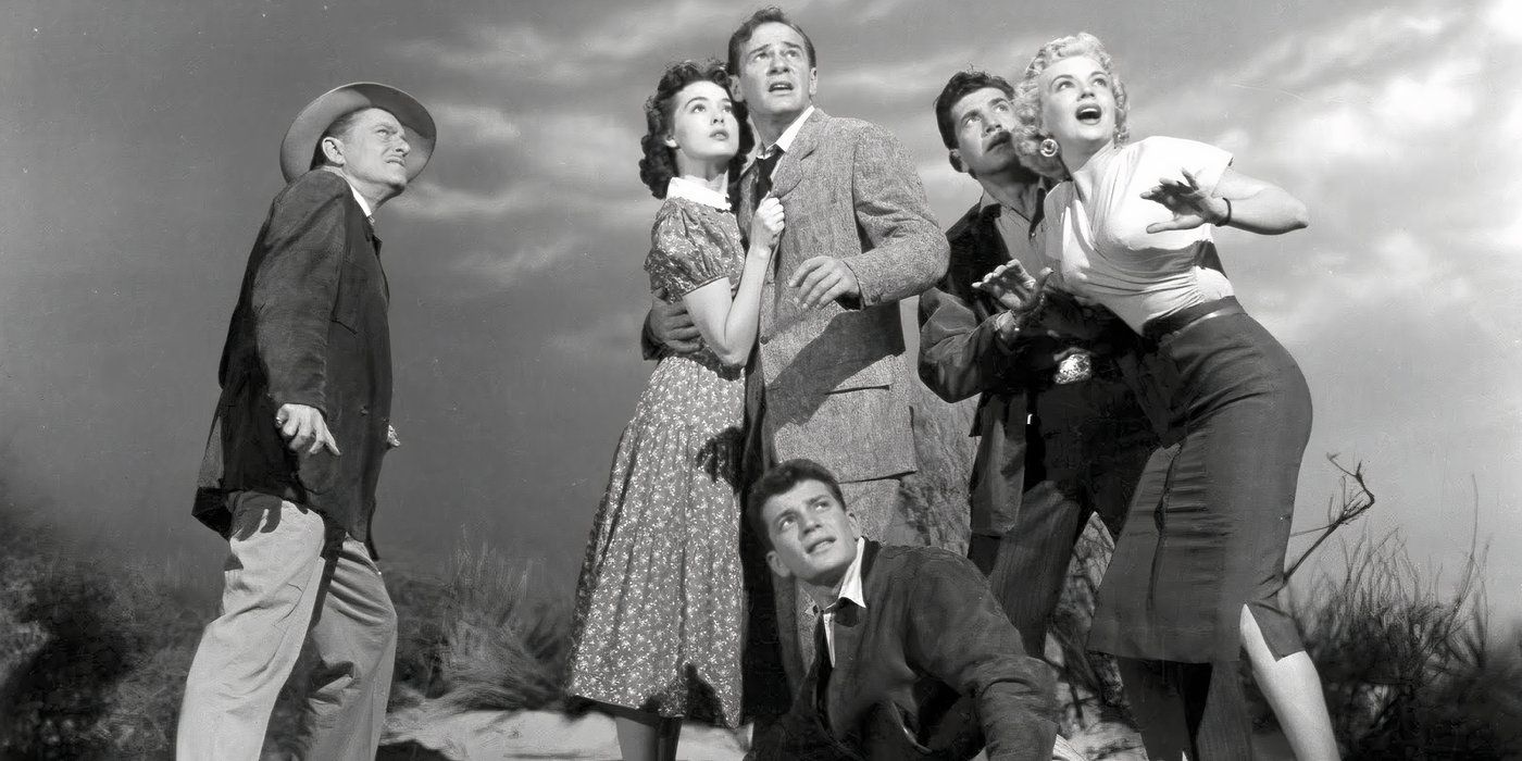 The Cast Of It Came From Outer Space 1953 The Whole Cast Is Looking Up At The Sky In Terror, Photo Is Black And White