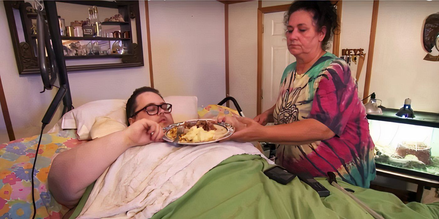 James King from My 600-lb Life eating in bed