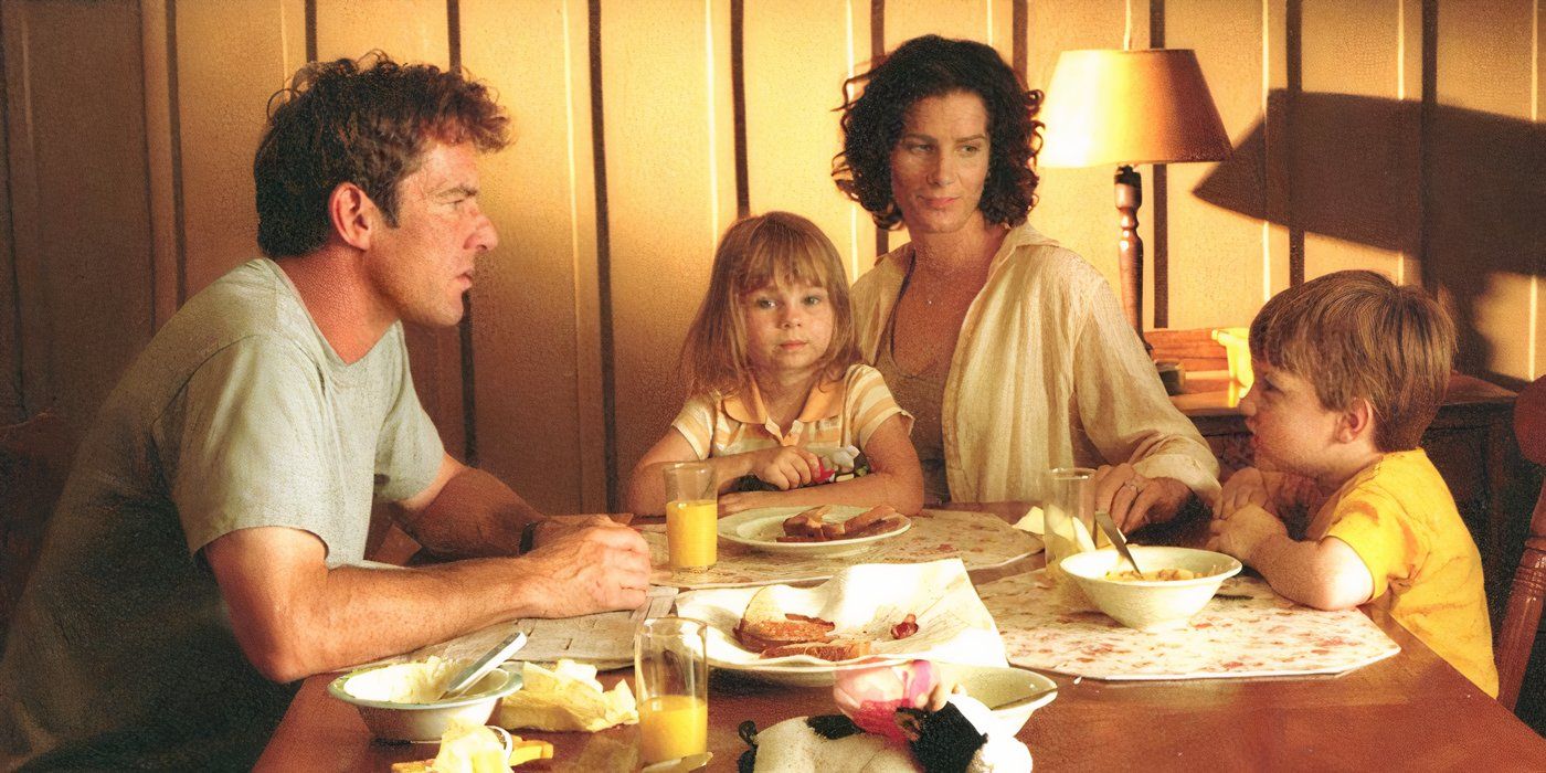 Jim and Lorri Morris at the dinner table with their children at The Rookie