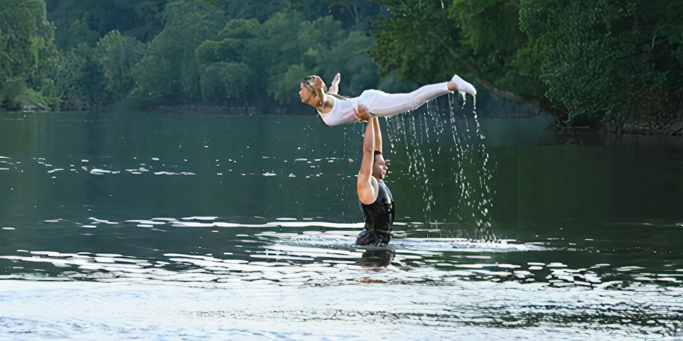 Johnny carga al bebé en el lago en un baile sucio.