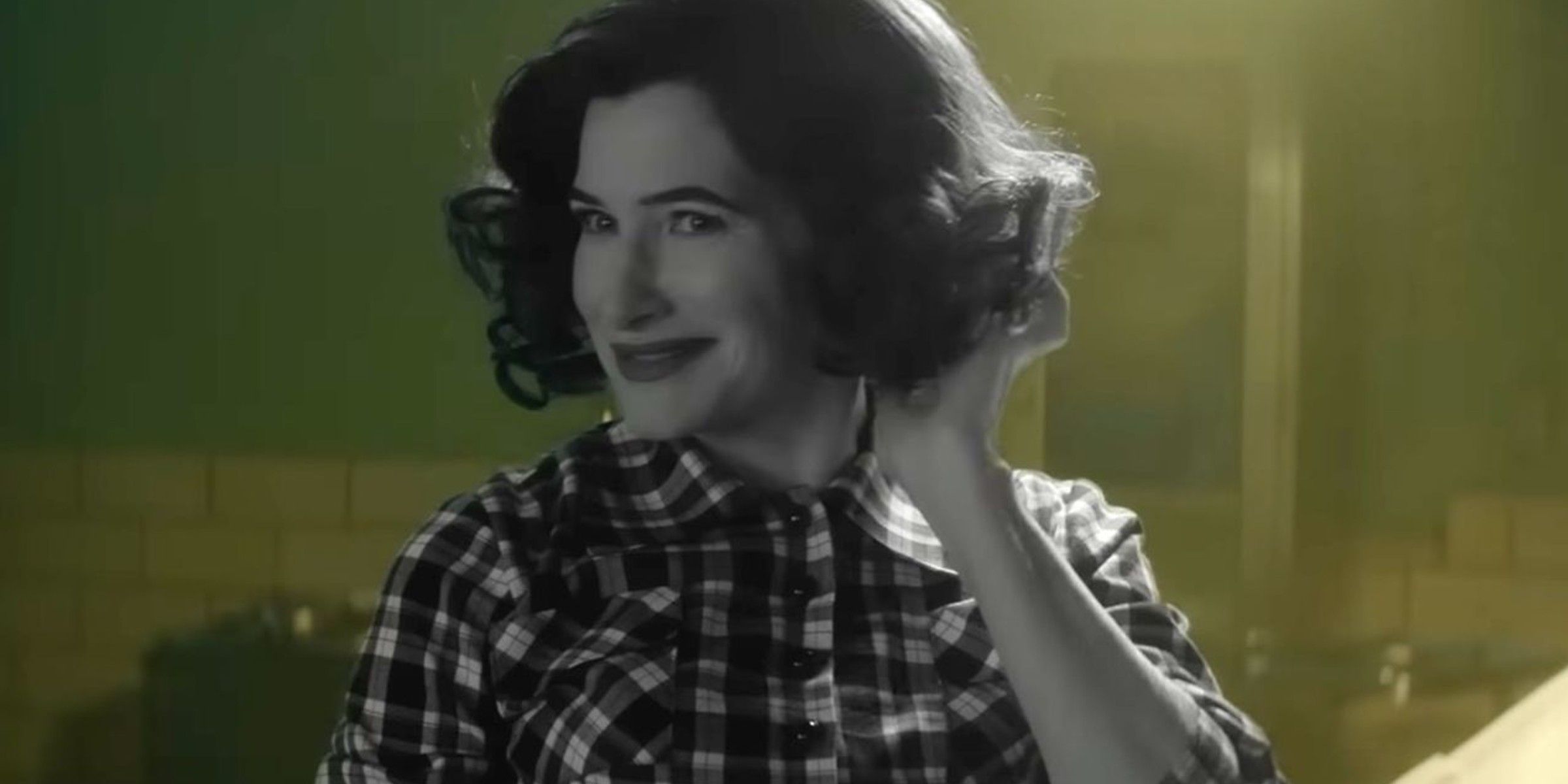 Kathryn Hahn como Agatha Harkness