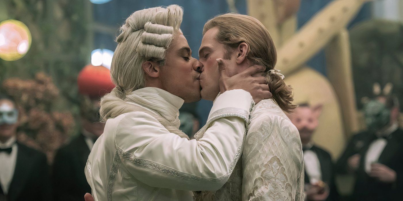 Lestat De Lioncourt And Louis De Pointe Du Lac Kiss In Interview With The Vampire