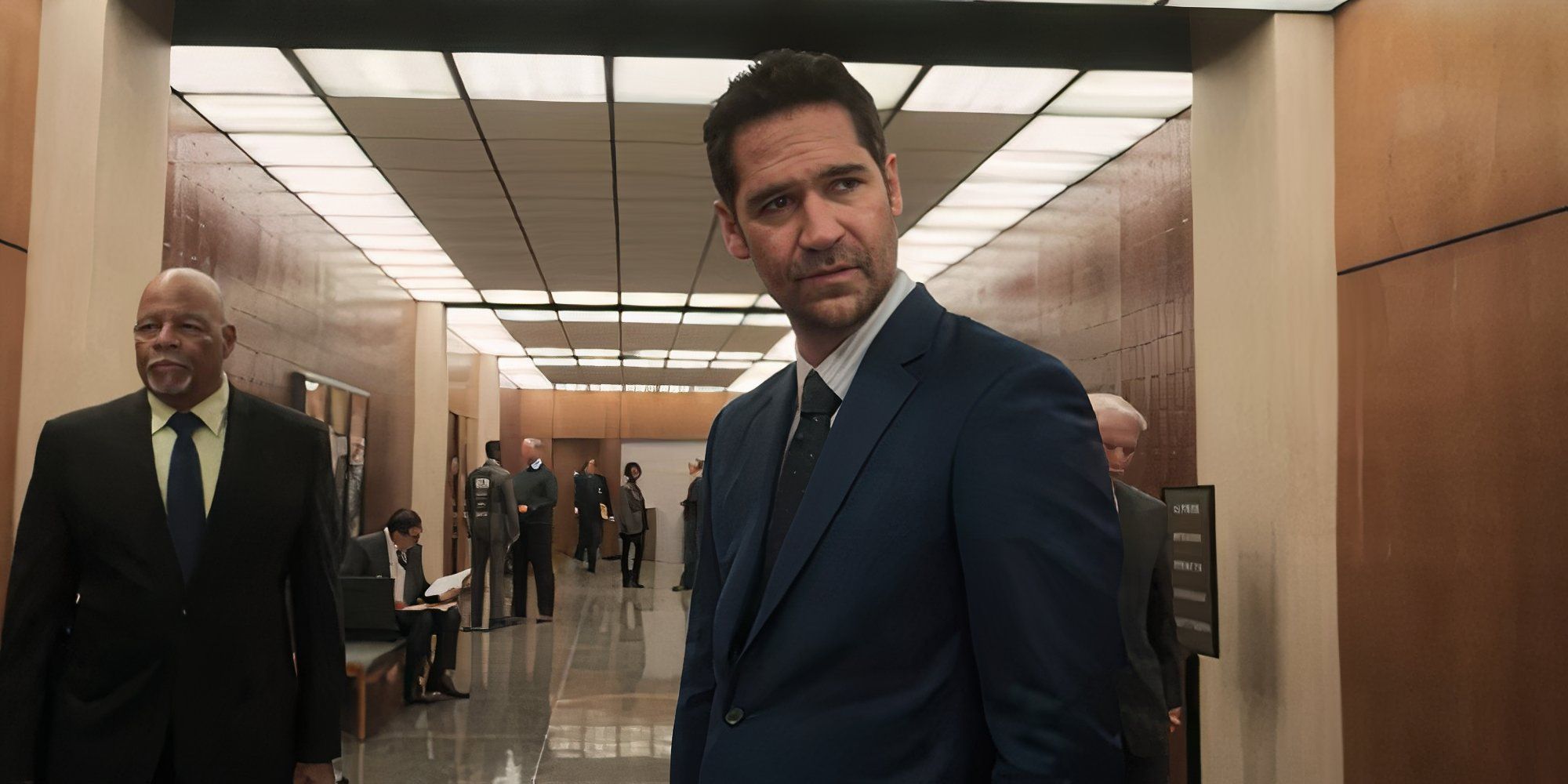 La serie de libros Lincoln Lawyer recibe una actualización del autor a medida que se acerca el lanzamiento de la temporada 3 de la adaptación de Netflix