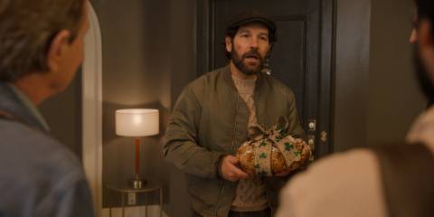 Glenn Stubbins (Paul Rudd) gives Charles a loaf of bread as a gift in Only Murders in the Building Season 4 Episode 5