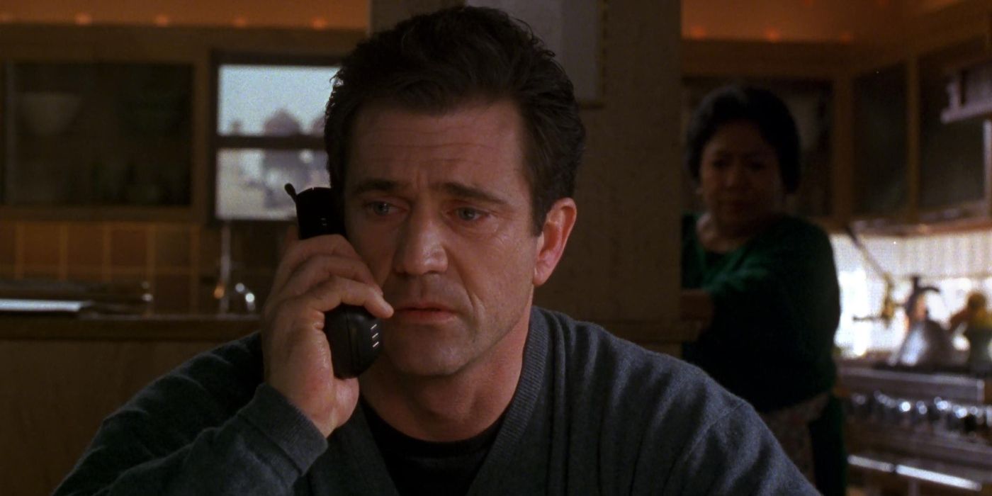 Mel Gibson em momento tenso ao telefone em Ransom