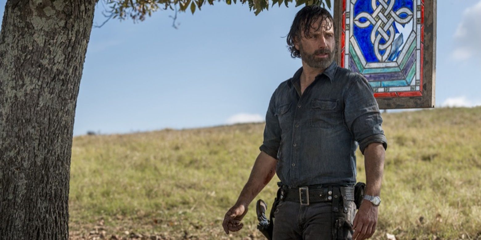 Rick está perto de um vitral em The Walking Dead