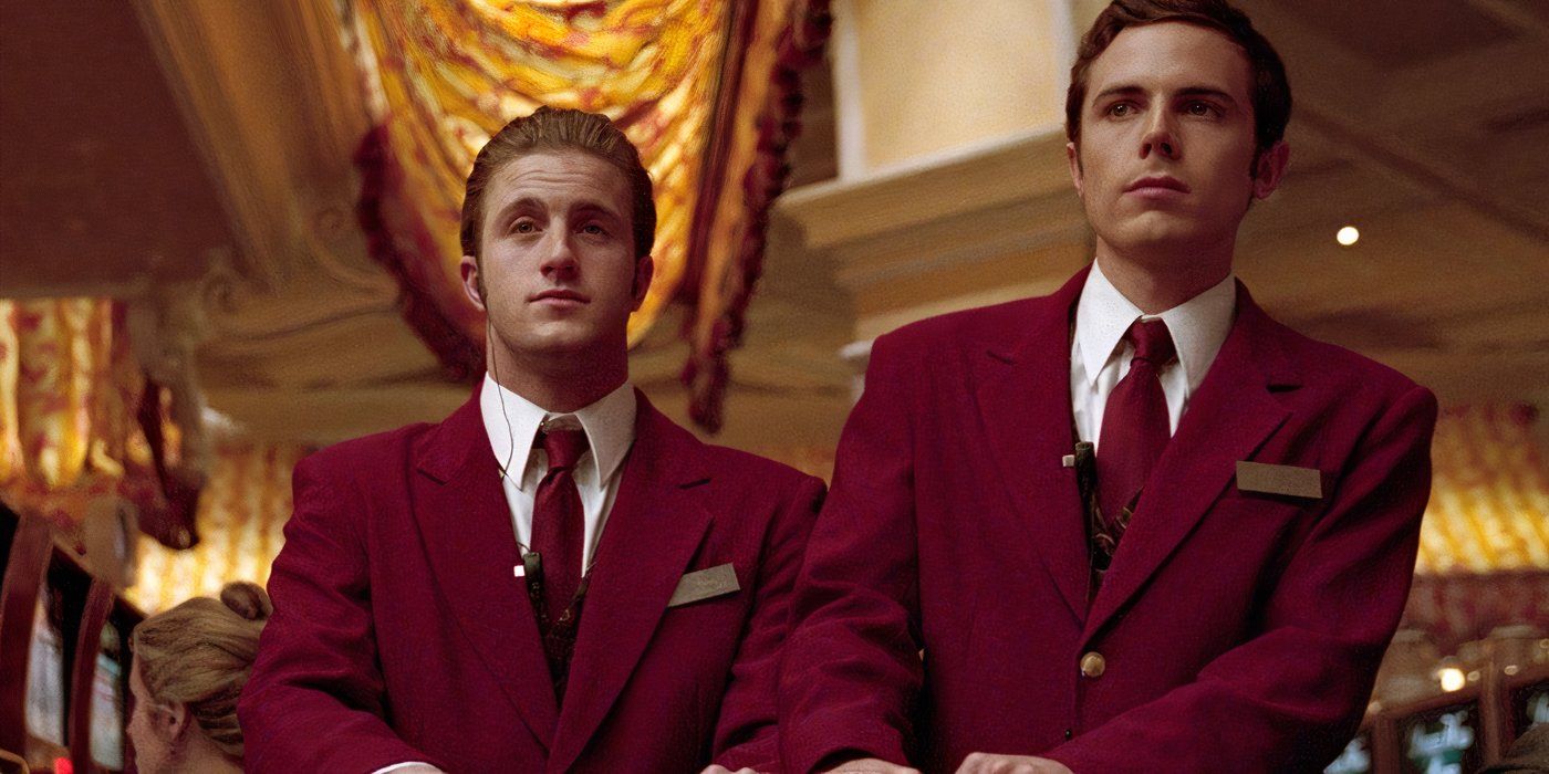 Scott Caan and Casey Affleck wheeling a cart in a casino in Ocean's Eleven