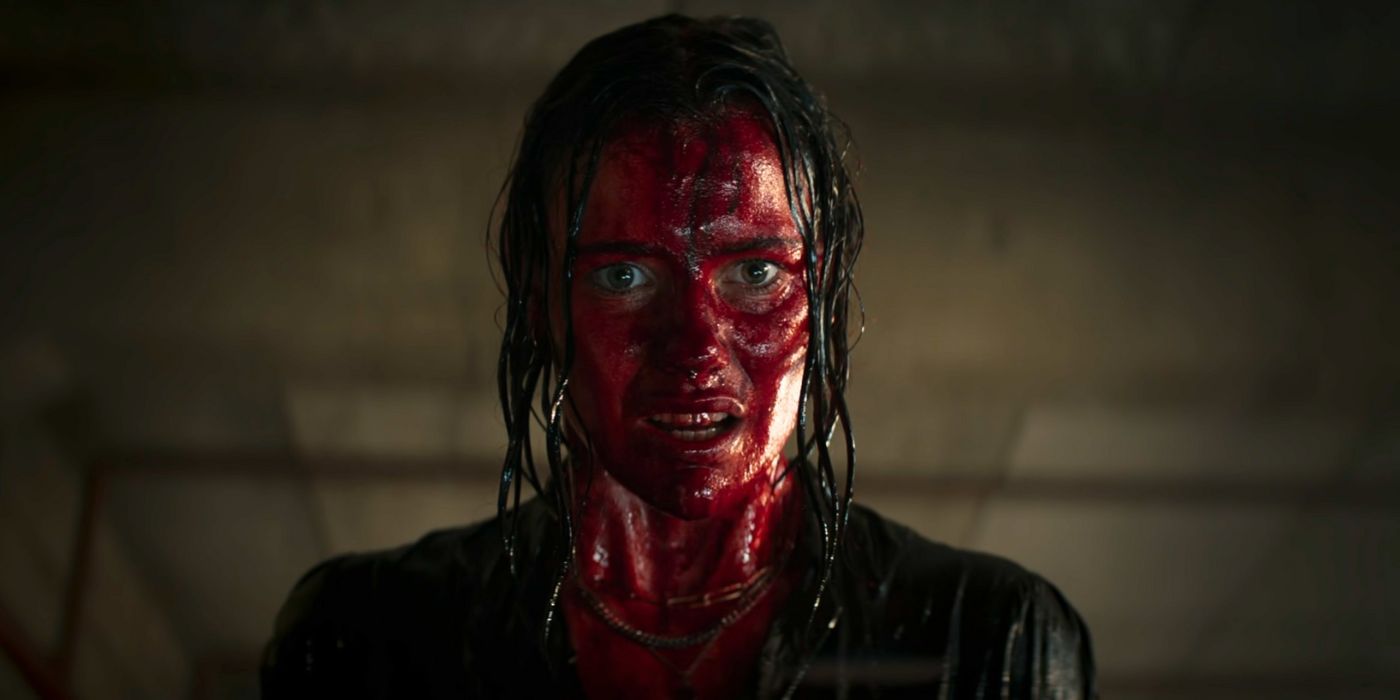 Lily Sullivan como Beth al final de Evil Dead Rise