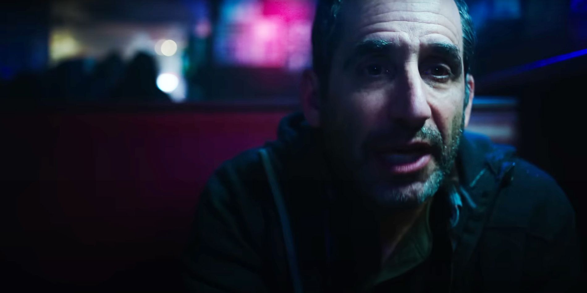 Peter Jacobson de Smile 2 sobre unirse a la franquicia de terror, personaje con conocimiento de las reglas y la casa de Smiler