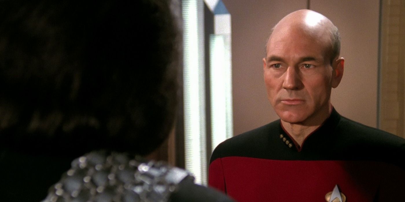 Captain Picard Is Just As Badass As Worf In Star Trek: TNG's First Big Klingon Episode