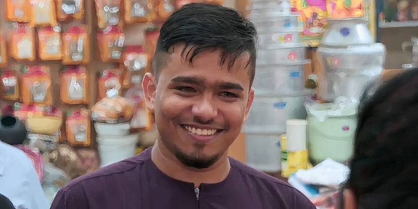 Sunny in 90 Day Fiance smiling in shop wearing violet kurta