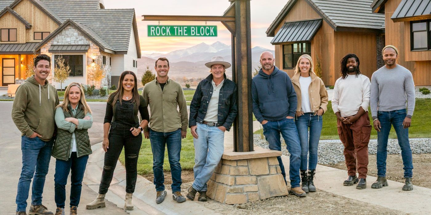 Ty Pennington y los renovadores posando frente a un cartel callejero de Rock the Block.