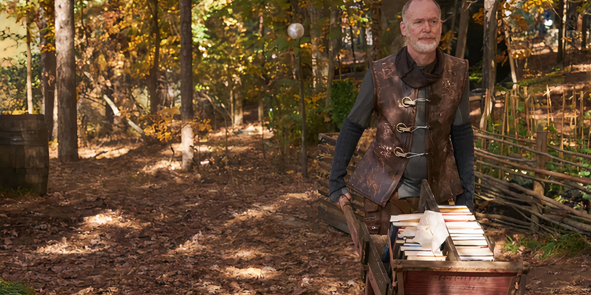 Scott Westerfeld, the author of Uglies, pushing a wheelbarrow full of books in the Netflix movie