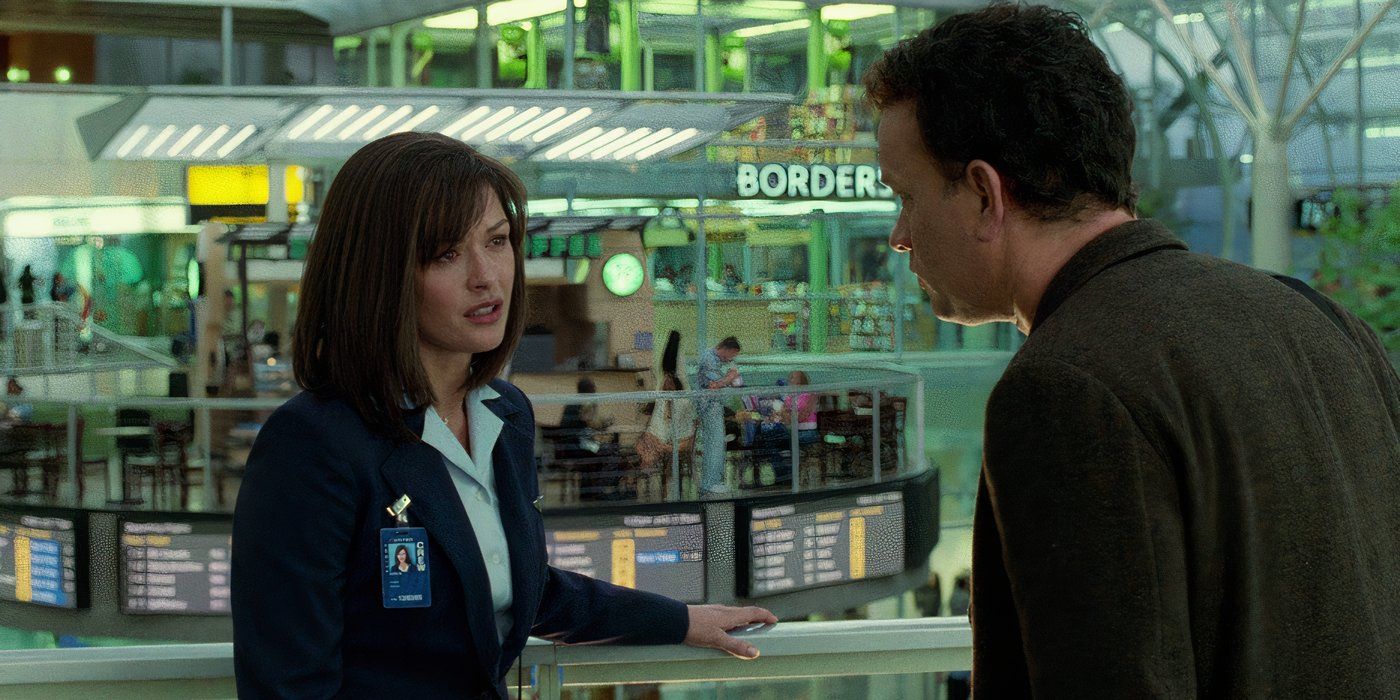 Catherine Zeta-Jones as Amelia talking to Tom Hanks as Viktor in an airport in The Terminal.