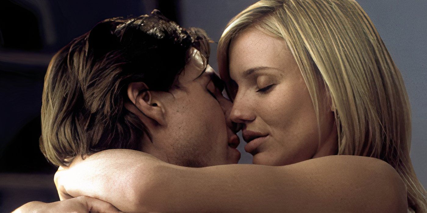 Cameron Diaz as Julie and Tom Cruise as David about to kiss in Vanilla Sky.