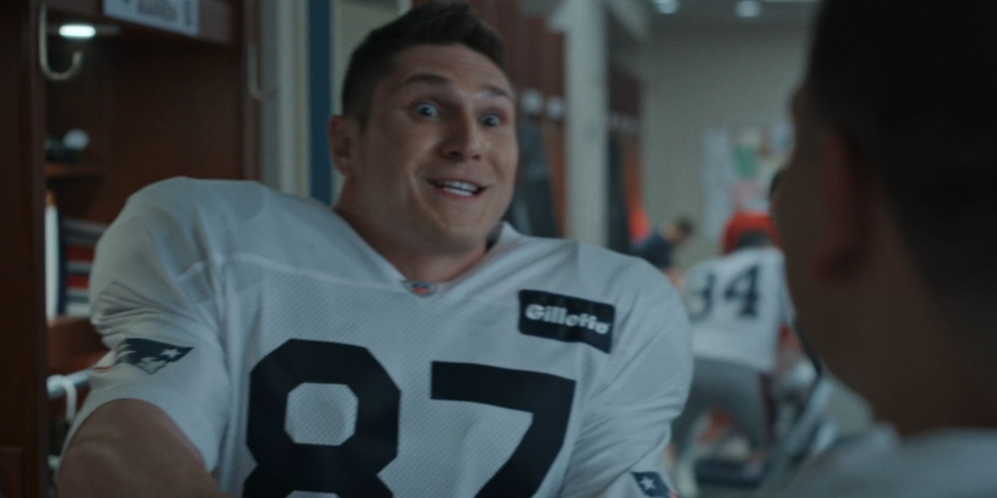 American Sports Story no pudo resistirse a convertirse en una comedia con la aparición de Rob Gronkowski