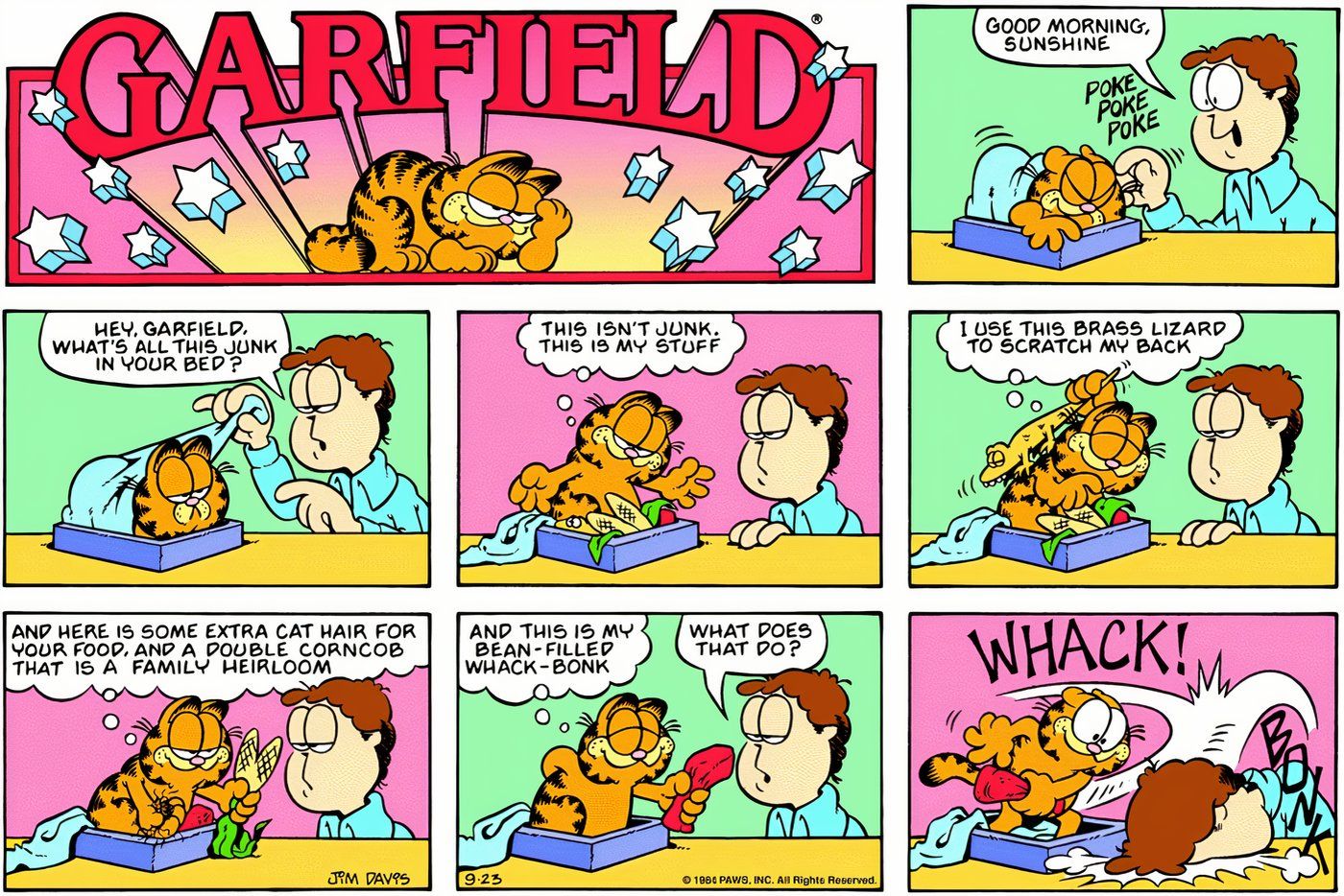 Garfield golpea a Jon en la cabeza para despertarlo.