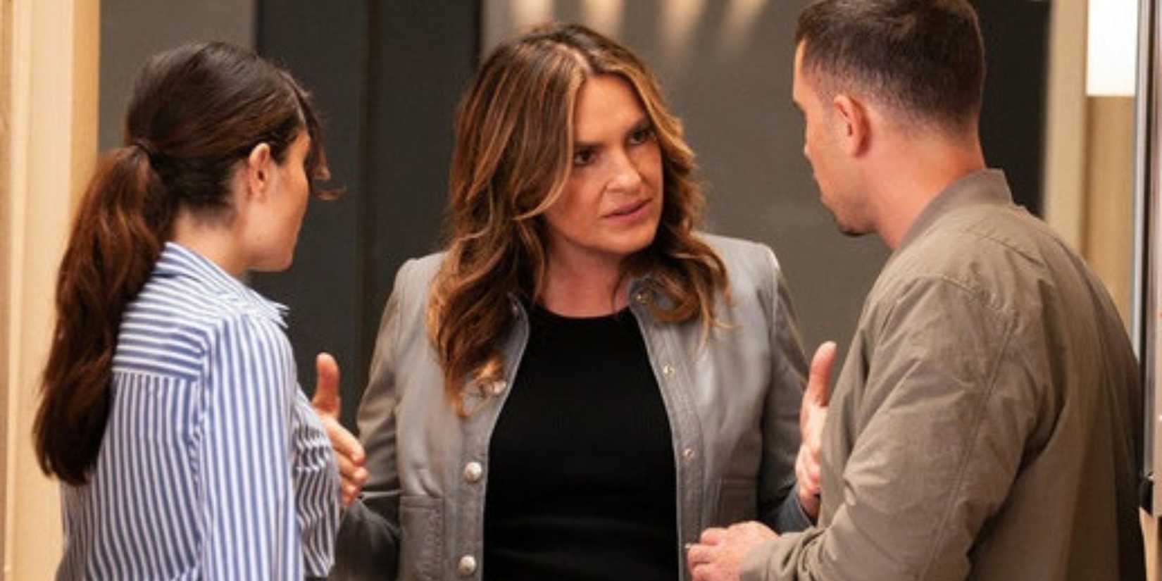 Benson having an intense conversation with Velasco and Silva in Law & Order: SVU