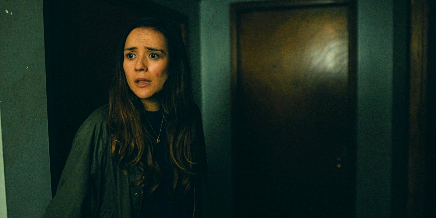 Tabitha (Catalina Sandino Moreno) looking scared in From season 3, episode 6 