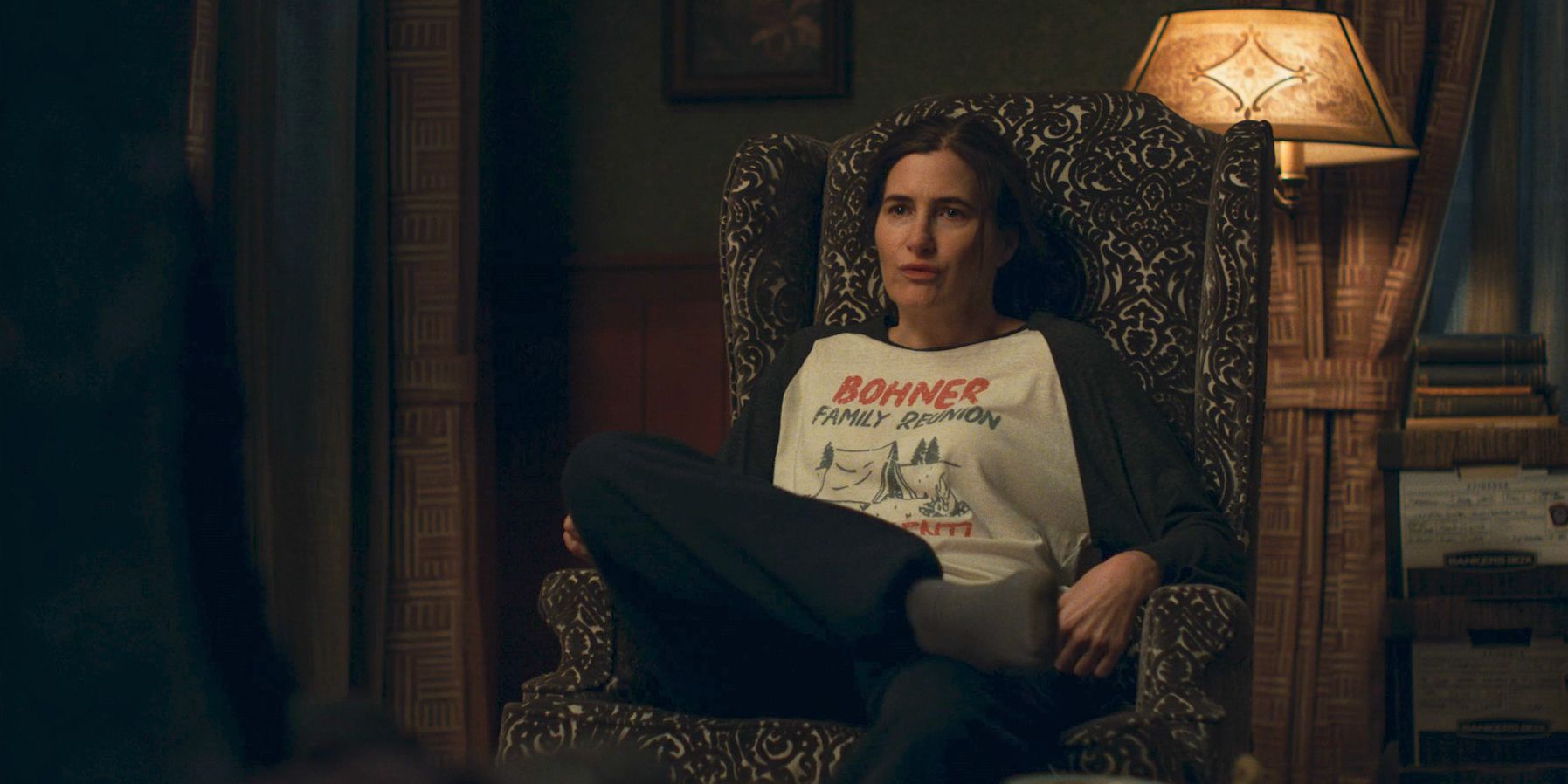 Agatha (Kathryn Hahn) under a spell pretending to be a detective in Agatha All Along Season 1 Episode 6