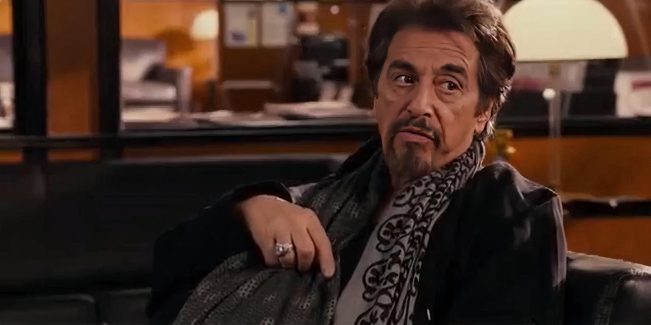 Al Pacino se enoja mientras habla con Adam Sandler en Jack and Jill