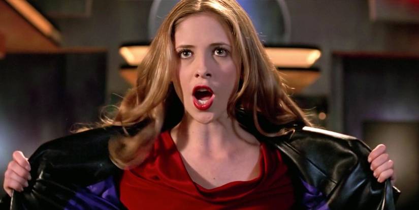 Buffy, played by actor Sarah Michelle Gellar, singing in Buffy The Vampire Slayer, season 6